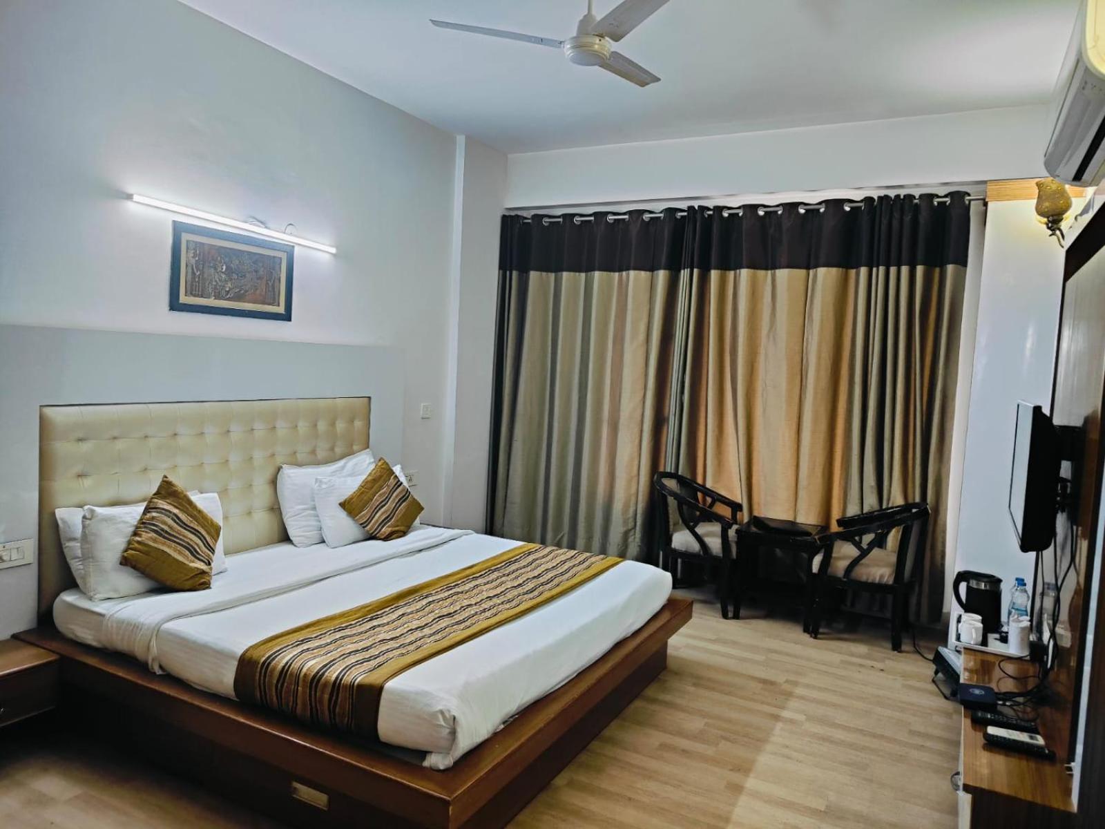 Gazebo Inn & Suites Medanta Gurgaon Dış mekan fotoğraf