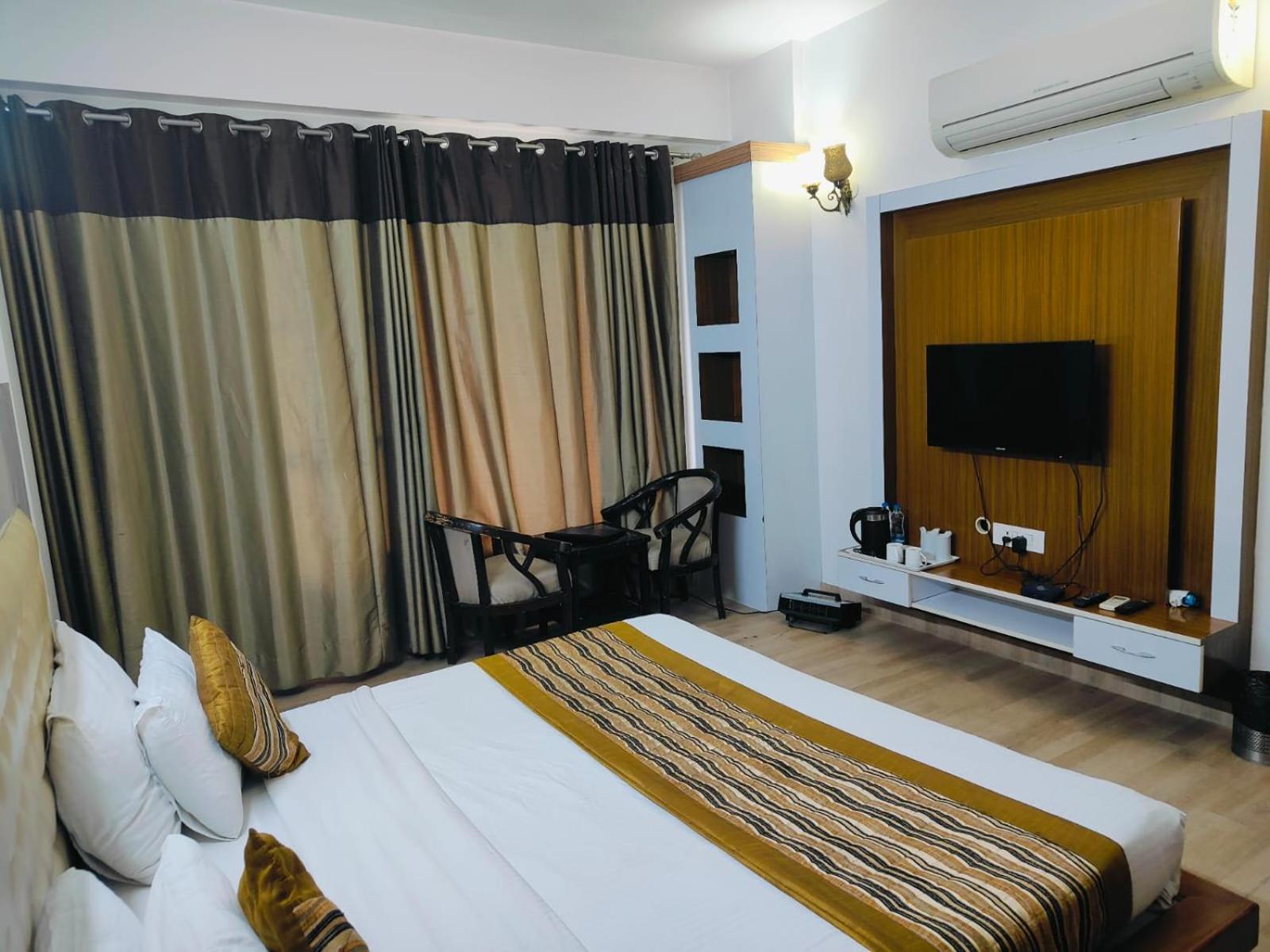 Gazebo Inn & Suites Medanta Gurgaon Dış mekan fotoğraf