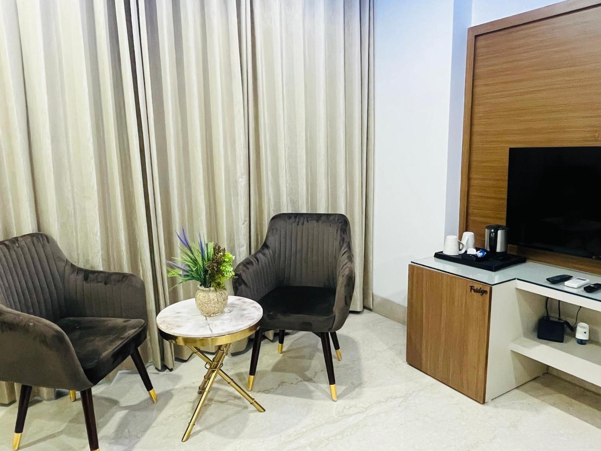 Gazebo Inn & Suites Medanta Gurgaon Dış mekan fotoğraf