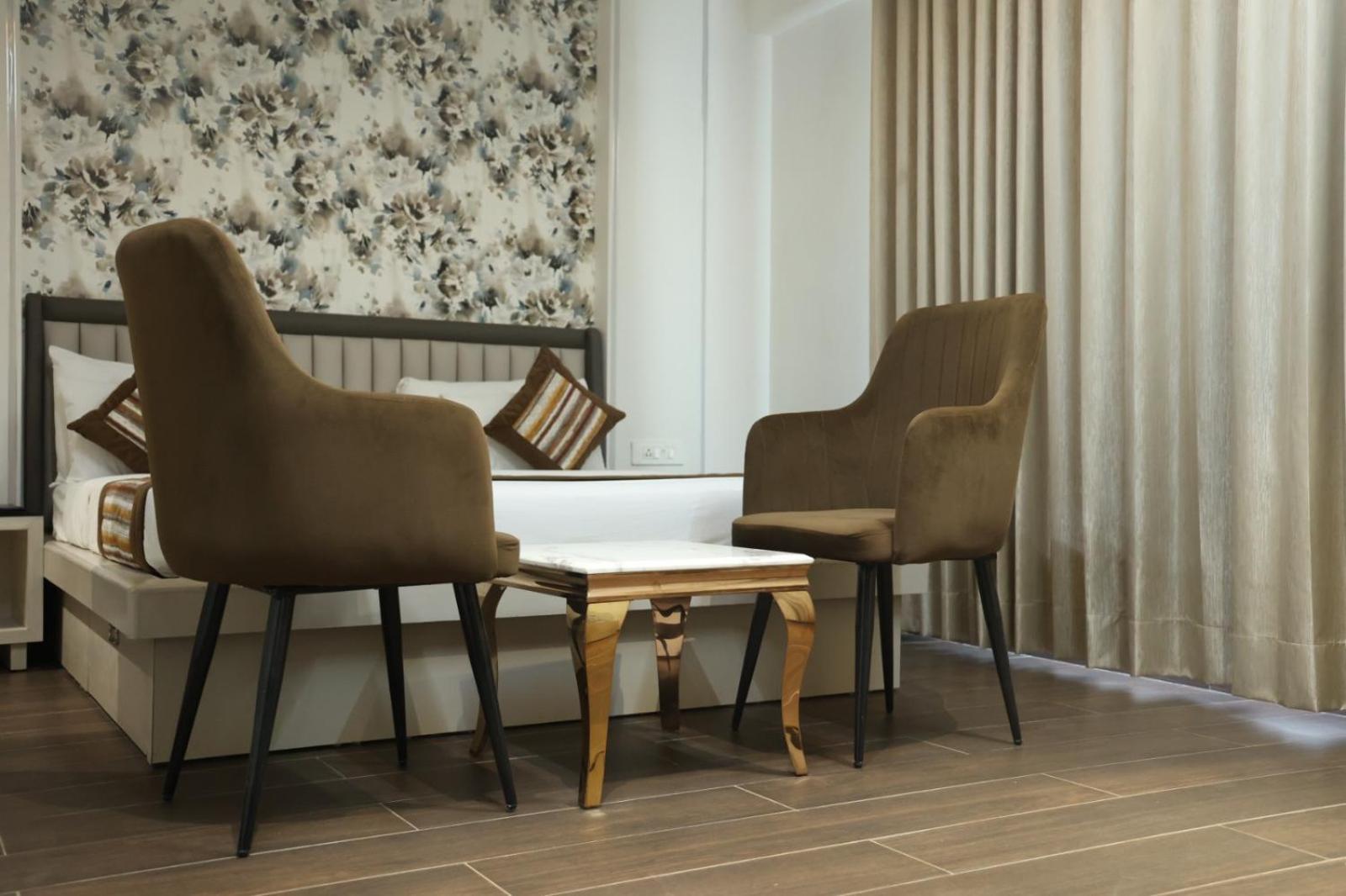 Gazebo Inn & Suites Medanta Gurgaon Dış mekan fotoğraf